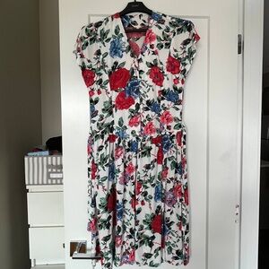 Flowers dress 👗 size 8